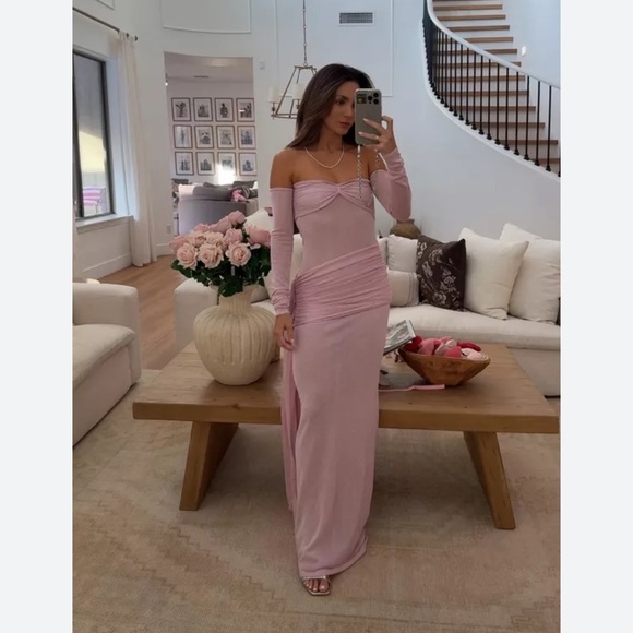 Elegant Pink Long Sleeve Dress - Picture 5 of 6